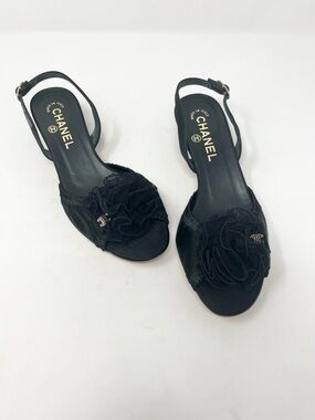 Chanel Vintage CC Camellia Sling Back Sandal Kitten Heel Black size 37.5C EU